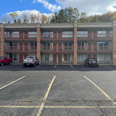 Oyo Hotel Harriman Near I-40 Екстер'єр фото