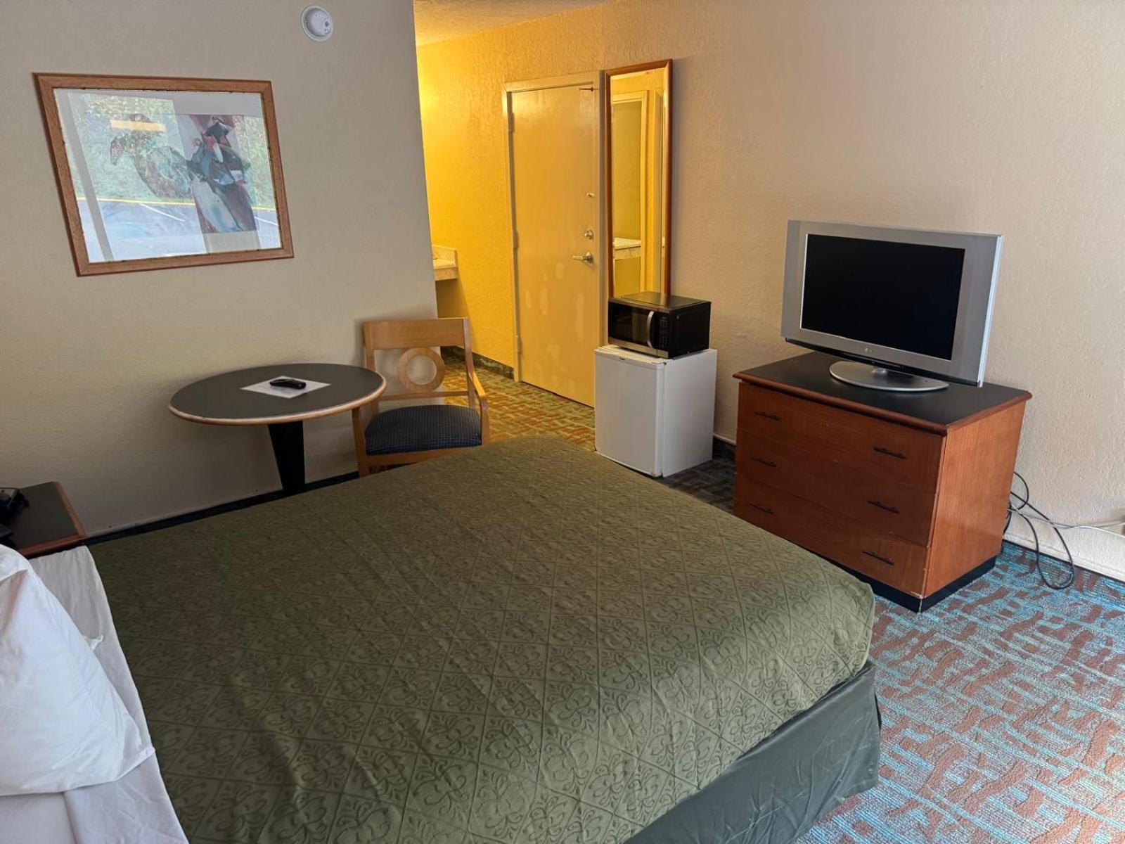 Oyo Hotel Harriman Near I-40 Екстер'єр фото