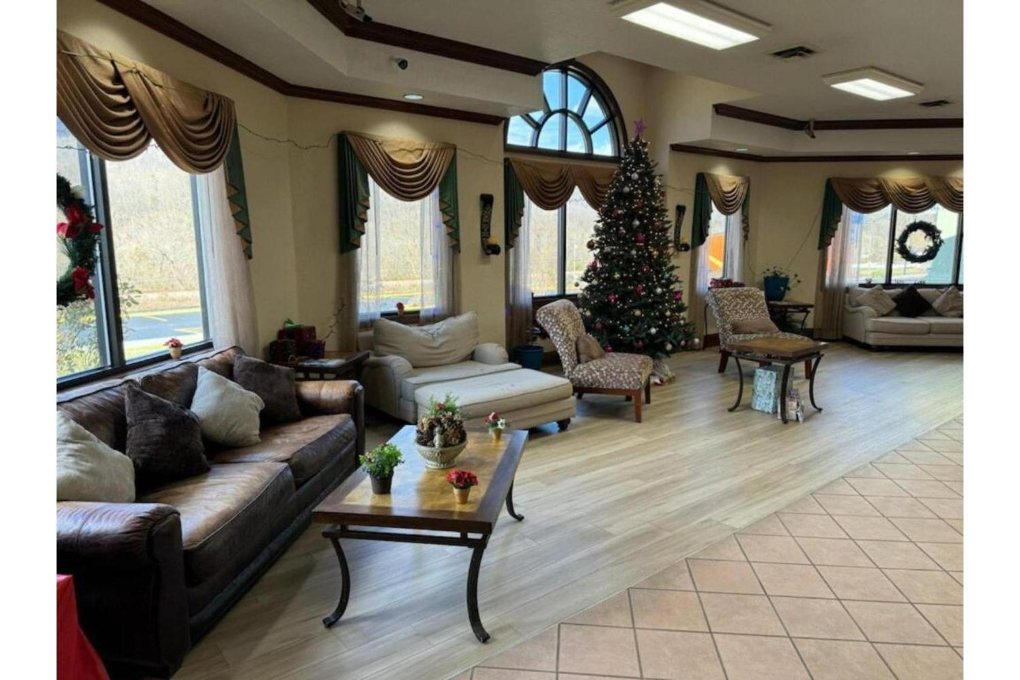 Oyo Hotel Harriman Near I-40 Екстер'єр фото