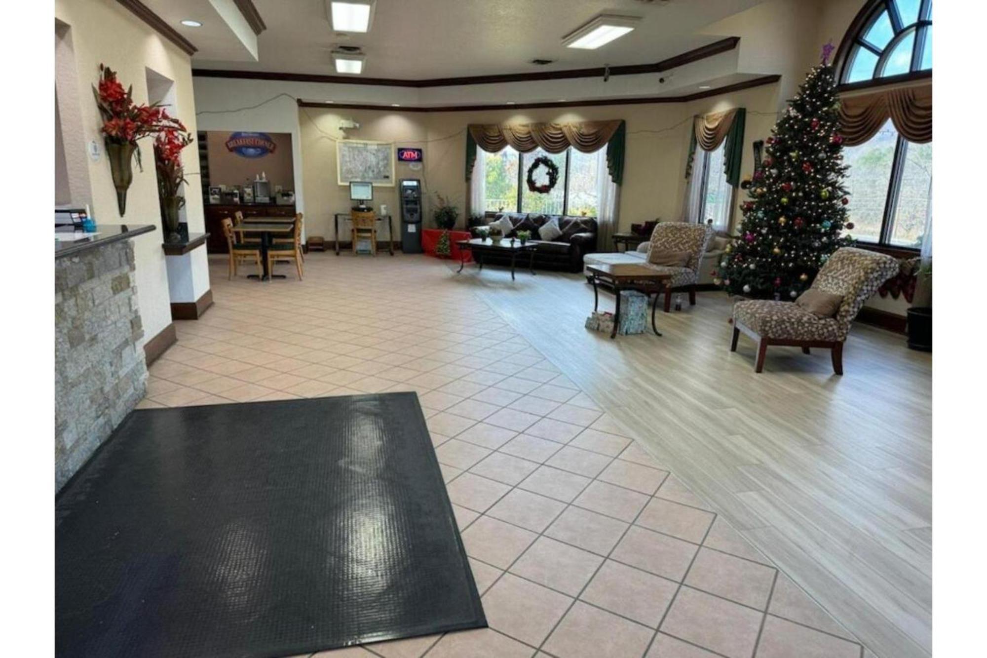 Oyo Hotel Harriman Near I-40 Екстер'єр фото