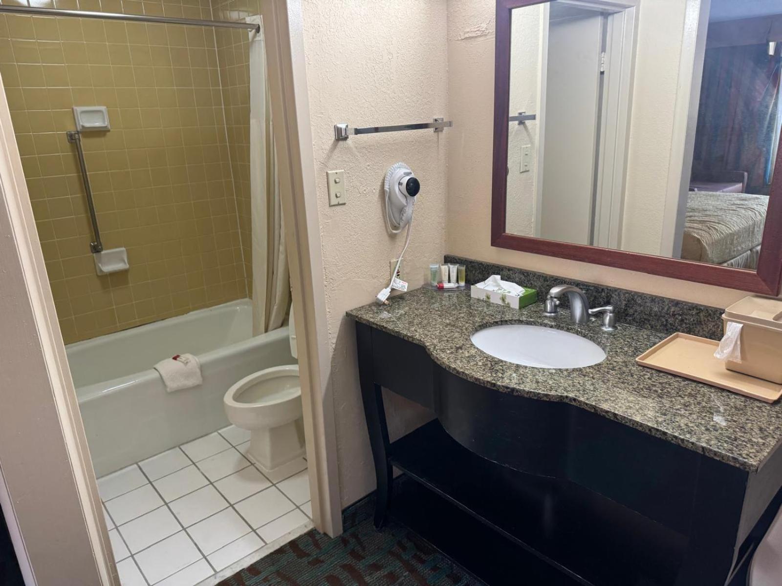 Oyo Hotel Harriman Near I-40 Екстер'єр фото