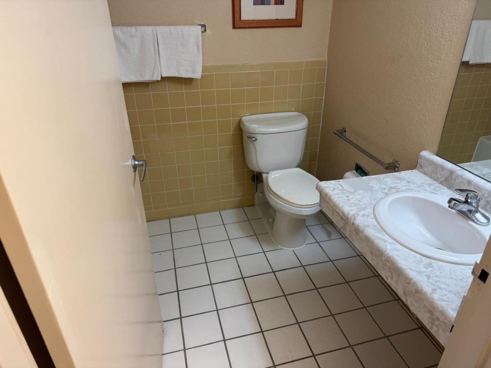Oyo Hotel Harriman Near I-40 Екстер'єр фото