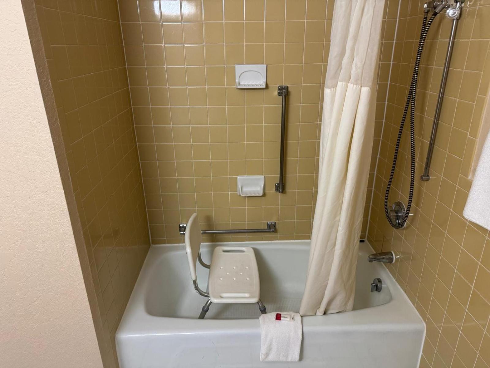 Oyo Hotel Harriman Near I-40 Екстер'єр фото